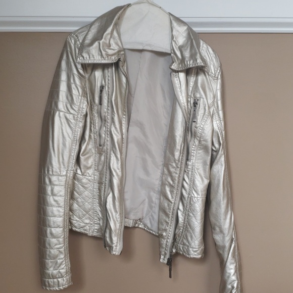 Textured Golden Jacket - Picture 2 of 4